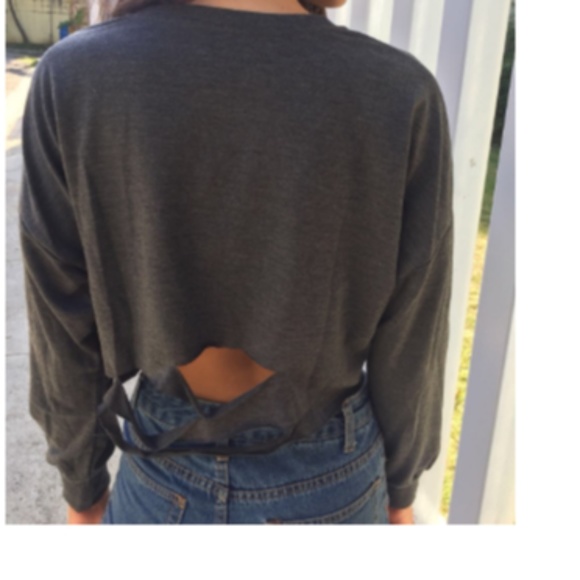 HOST PICK** CUT OUT SWEATSHIRT - Picture 5 of 7